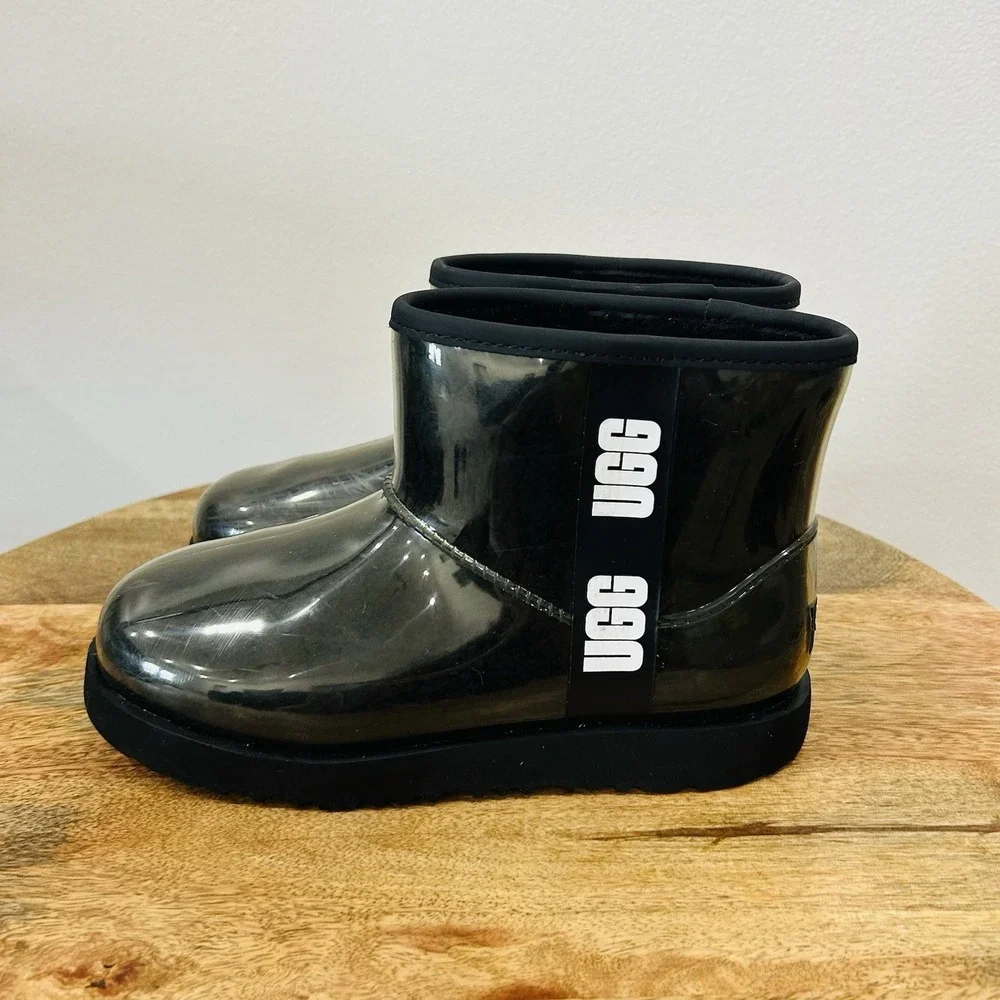 UGG Classic Clear Mini II Girls Size 5Y Black Casual Waterproof Ankle Rain Boots